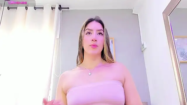 Snapshot of _AlejaCruz_ chatting on 02/27/26, 05:57 AlejaCruz online show from 02/27/26, 05:57