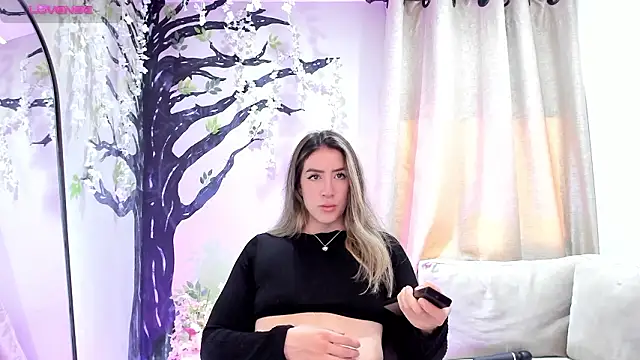 Snapshot of _AlejaCruz_ chatting on 02/28/26, 07:37 AlejaCruz online show from 02/28/26, 07:37