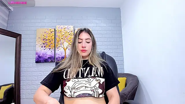  AlejaCruz  online show from 04/22/26, 07:26