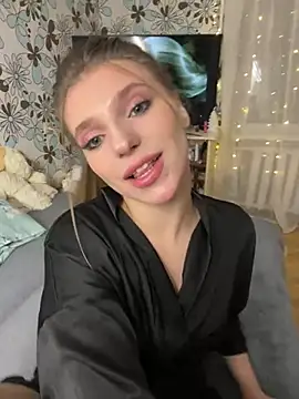 Snapshot of adel_secret chatting on 01/15/25, 10:24 adel secret online show from 01/15/25, 10:24