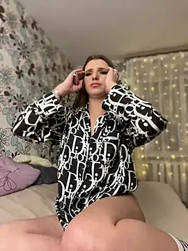 Snapshot of adel_secret chatting on 02/18/25, 11:08 adel secret online show from 02/18/25, 11:08