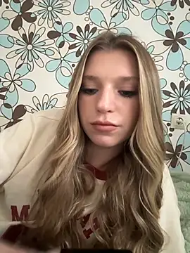 Snapshot of adel_secret chatting on 10/01/25, 12:11 adel secret online show from 10/01/25, 12:11