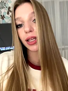 Snapshot of adel_secret chatting on 10/13/25, 07:47 adel secret online show from 10/13/25, 07:47