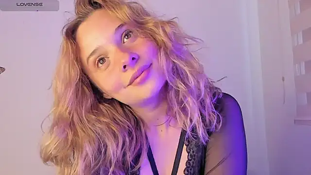 Sophy Bunny online show from 12/20/24, 08:12