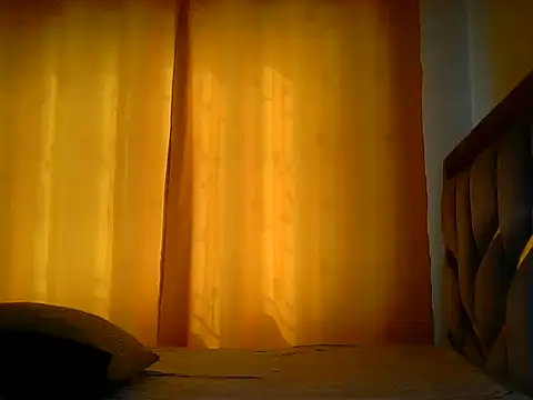 Snapshot of KINKYGIRL30 chatting on 10/03/25, 12:24 KINKYGIRL30 online show from 10/03/25, 12:24