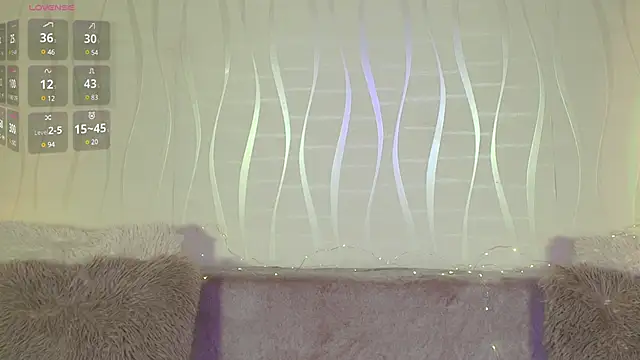 Snapshot of LuxuryGame chatting on 12/23/24, 05:39 LuxuryGame online show from 12/23/24, 05:39