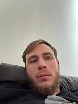 Julian128 online show from 04/23/26, 04:42