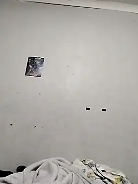 Snapshot of cleopatra-phaedra chatting on 09/20/25, 04:19 cleopatra-phaedra online show from 09/20/25, 04:19