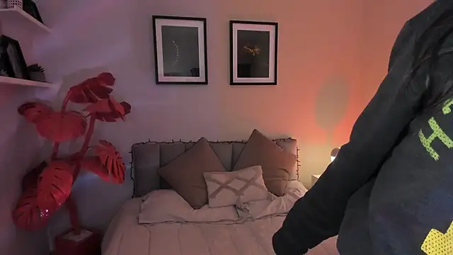 Violetta Nur online show from 02/11/26, 09:09