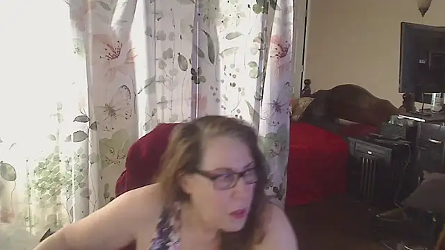 Snapshot of Ireallysquirt chatting on 06/06/26, 04:06 Ireallysquirt online show from 06/06/26, 04:06