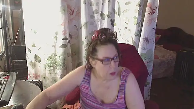 Snapshot of Ireallysquirt chatting on 07/01/26, 04:14 Ireallysquirt online show from 07/01/26, 04:14