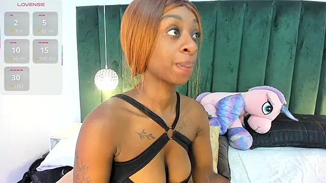 Anny osorio online show from 10/17/25, 01:14