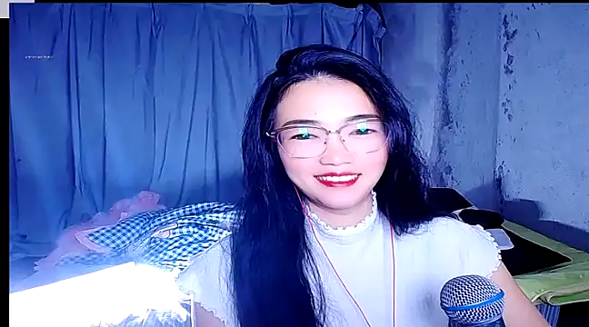 Snapshot of Floor_oo chatting on 01/10/25, 03:16 Floor oo online show from 01/10/25, 03:16