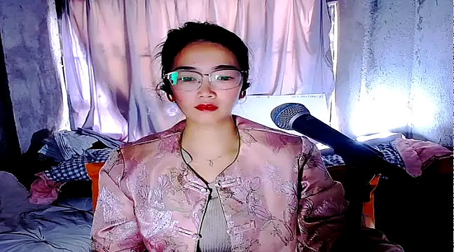 Snapshot of Floor_oo chatting on 03/11/25, 07:26 Floor oo online show from 03/11/25, 07:26