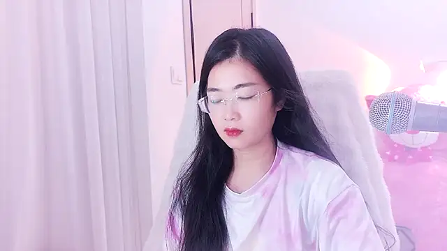 Snapshot of Floor_oo chatting on 09/14/25, 07:40 Floor oo online show from 09/14/25, 07:40