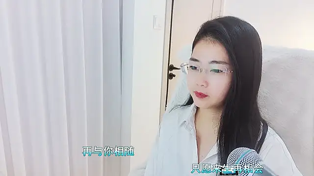 Snapshot of Floor_oo chatting on 10/17/25, 06:05 Floor oo online show from 10/17/25, 06:05