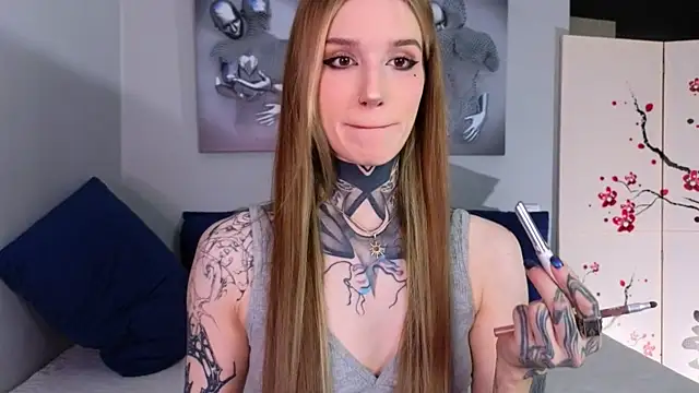 Snapshot of SophieInkk chatting on 10/01/25, 11:33 SophieInkk online show from 10/01/25, 11:33