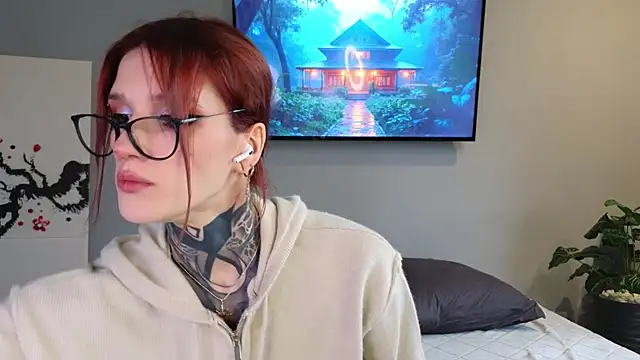 SophieInkk online show from 11/08/25, 08:03