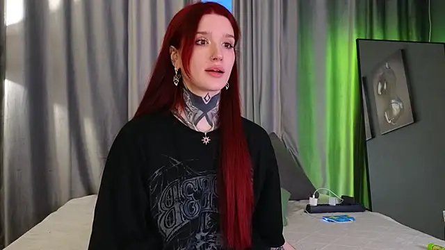 SophieInkk online show from 03/30/26, 02:34