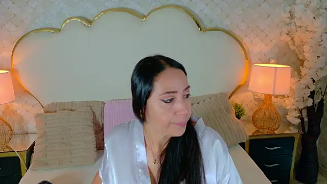 MayraVegas online show from 07/25/26, 02:03