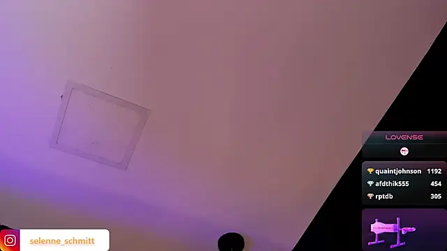 Snapshot of selenne_schmitt chatting on 03/12/25, 11:01 selenne schmitt online show from 03/12/25, 11:01