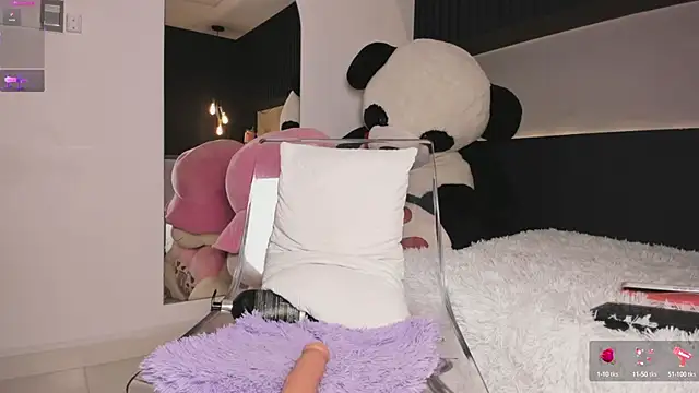 Snapshot of selenne_schmitt chatting on 09/10/25, 10:32 selenne schmitt online show from 09/10/25, 10:32