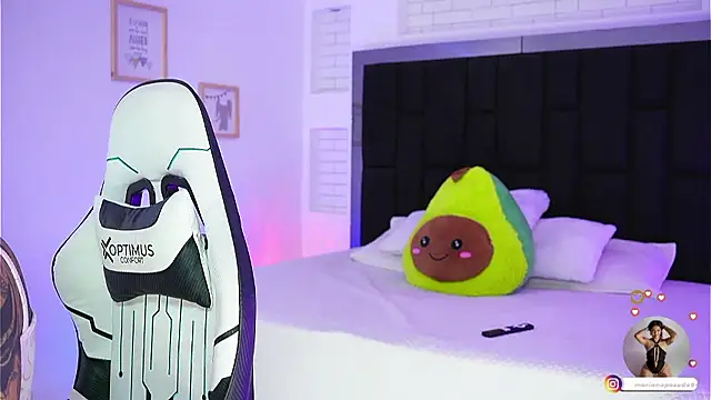 Marianamonroe  online show from 01/12/26, 06:57