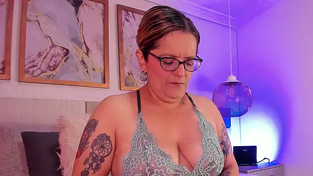 ValeryHart1 online show from 03/06/25, 12:19