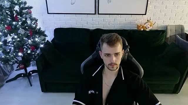 Snapshot of Larstar01 chatting on 12/06/24, 01:29 Larstar01 online show from 12/06/24, 01:29