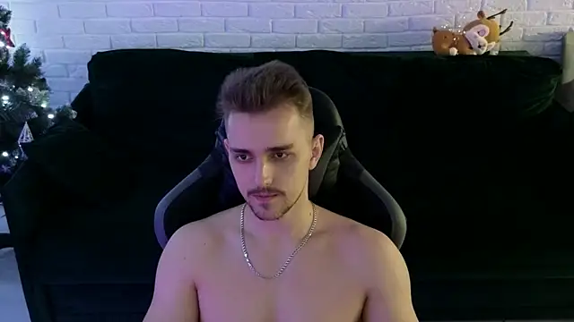 Snapshot of Larstar01 chatting on 12/23/24, 05:28 Larstar01 online show from 12/23/24, 05:28