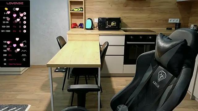 Snapshot of Larstar01 chatting on 01/18/25, 05:59 Larstar01 online show from 01/18/25, 05:59