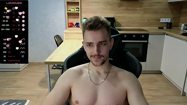 Snapshot of Larstar01 chatting on 01/18/25, 09:02 Larstar01 online show from 01/18/25, 09:02