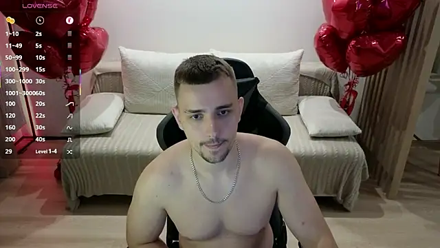 Snapshot of Larstar01 chatting on 09/26/25, 10:03 Larstar01 online show from 09/26/25, 10:03