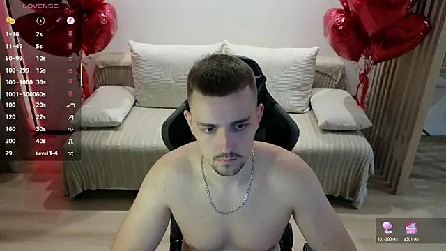 Snapshot of Larstar01 chatting on 09/28/25, 10:26 Larstar01 online show from 09/28/25, 10:26