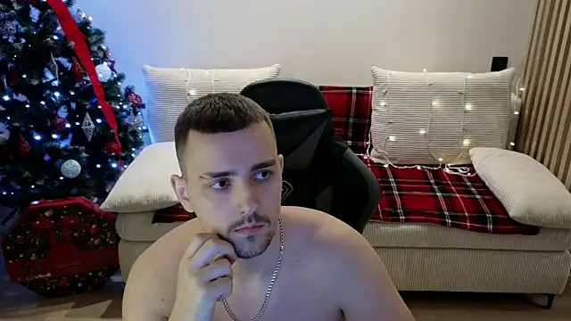 Snapshot of Larstar01 chatting on 12/04/25, 11:46 Larstar01 online show from 12/04/25, 11:46