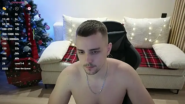 Snapshot of Larstar01 chatting on 12/20/25, 10:50 Larstar01 online show from 12/20/25, 10:50