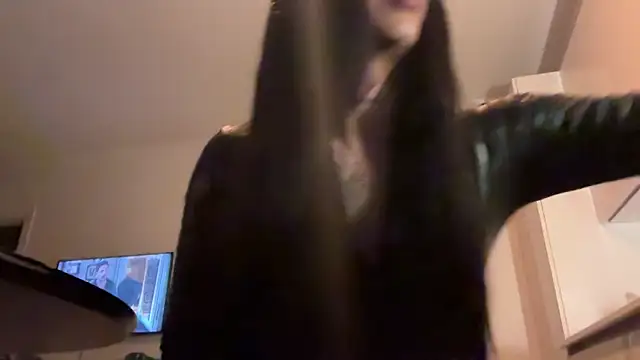 Snapshot of babybriexxx chatting on 10/20/25, 10:21 babybriexxx online show from 10/20/25, 10:21