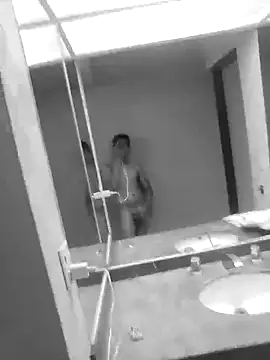 Snapshot of Jerryhottt chatting on 09/13/25, 03:50 Jerryhottt online show from 09/13/25, 03:50