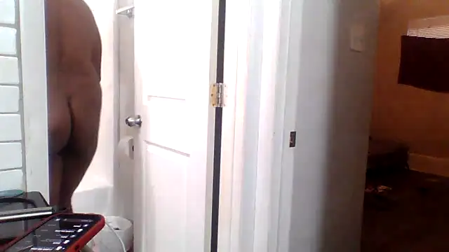 Snapshot of bigdick5157 chatting on 11/05/25, 11:16 bigdick5157 online show from 11/05/25, 11:16