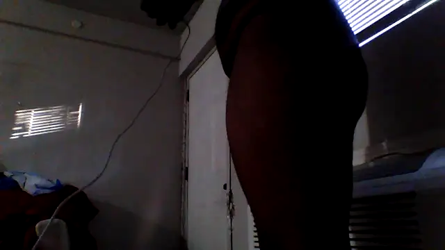 Snapshot of bigdick5157 chatting on 11/09/25, 10:19 bigdick5157 online show from 11/09/25, 10:19