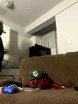 Snapshot of bigdick5157 chatting on 12/03/25, 06:10 bigdick5157 online show from 12/03/25, 06:10