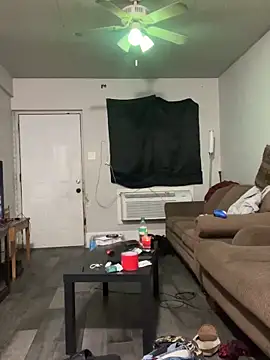 Snapshot of bigdick5157 chatting on 12/20/25, 10:50 bigdick5157 online show from 12/20/25, 10:50