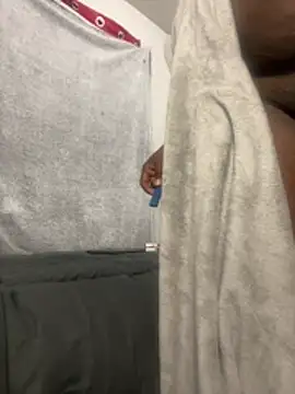 Snapshot of bigdick5157 chatting on 02/25/26, 01:21 bigdick5157 online show from 02/25/26, 01:21