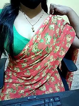 Snapshot of Nithya_05 chatting on 09/12/25, 05:40 Nithya 05 online show from 09/12/25, 05:40