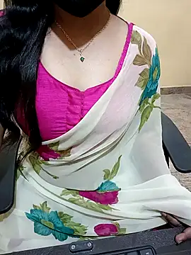 Snapshot of Nithya_05 chatting on 09/12/25, 05:46 Nithya 05 online show from 09/12/25, 05:46