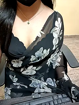 Snapshot of Nithya_05 chatting on 09/19/25, 04:58 Nithya 05 online show from 09/19/25, 04:58