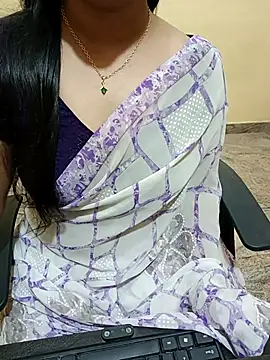 Snapshot of Nithya_05 chatting on 09/27/25, 06:40 Nithya 05 online show from 09/27/25, 06:40