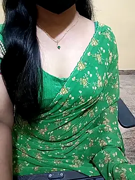 Snapshot of Nithya_05 chatting on 10/14/25, 04:57 Nithya 05 online show from 10/14/25, 04:57