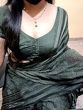 Snapshot of Nithya_05 chatting on 10/30/25, 05:13 Nithya 05 online show from 10/30/25, 05:13