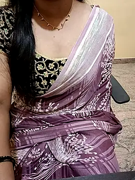 Snapshot of Nithya_05 chatting on 11/05/25, 06:46 Nithya 05 online show from 11/05/25, 06:46